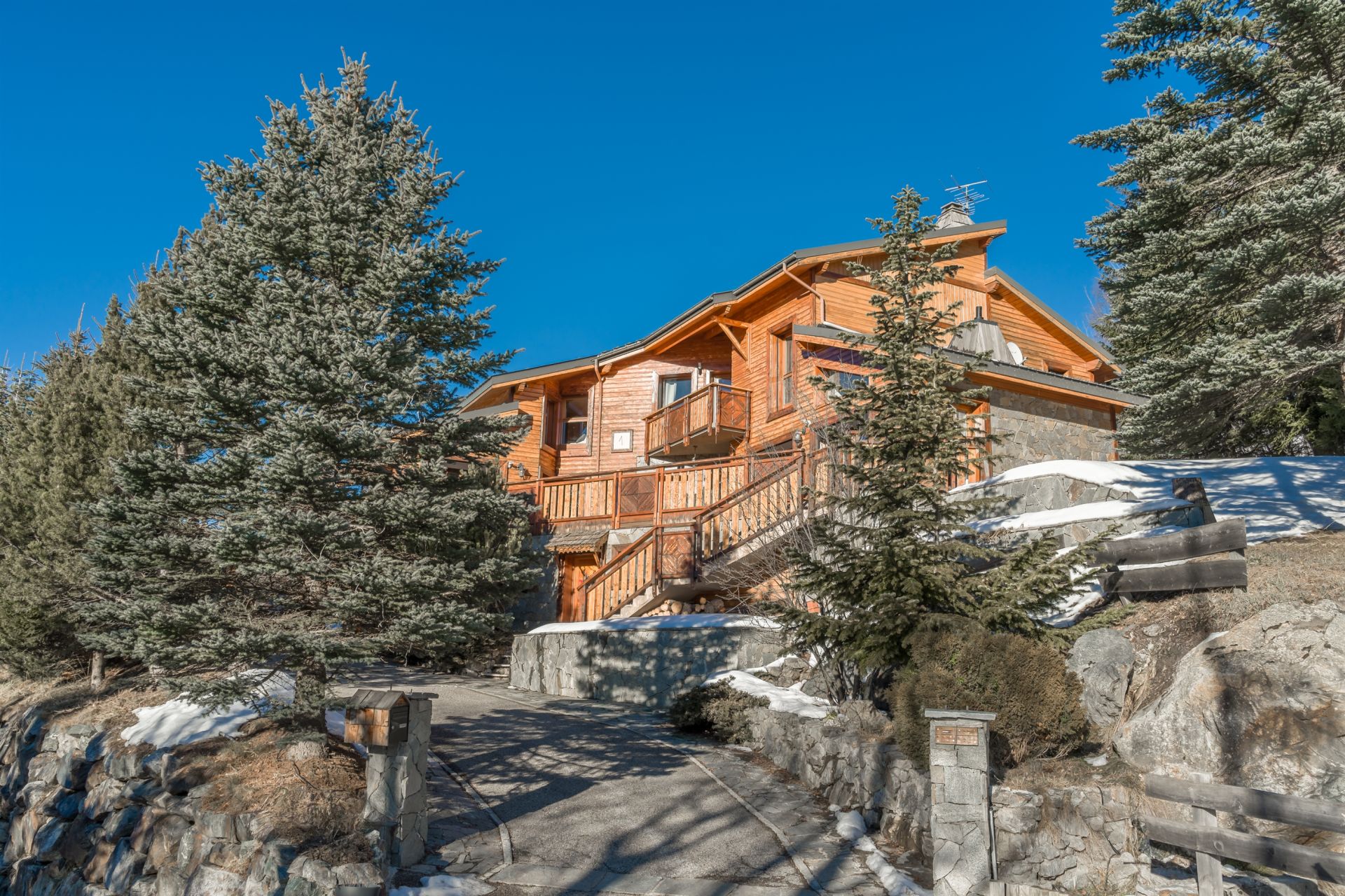 Vente Chalet de luxe Les Deux Alpes 7 Pièces 397 m² Sotheby s