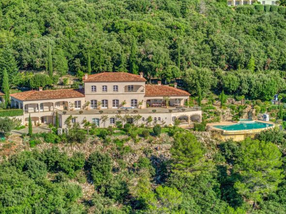 luxury provencale house 10 Rooms for sale on CABRIS (06530)