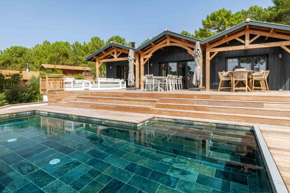 luxury house 8 Rooms for sale on CAP FERRET (33970)