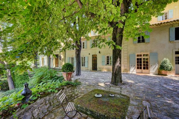 luxury house 25 Rooms for sale on AIX EN PROVENCE (13100)