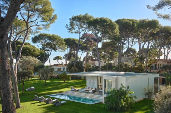 contemporary house 7 Rooms for sale on CAP D ANTIBES (06160)