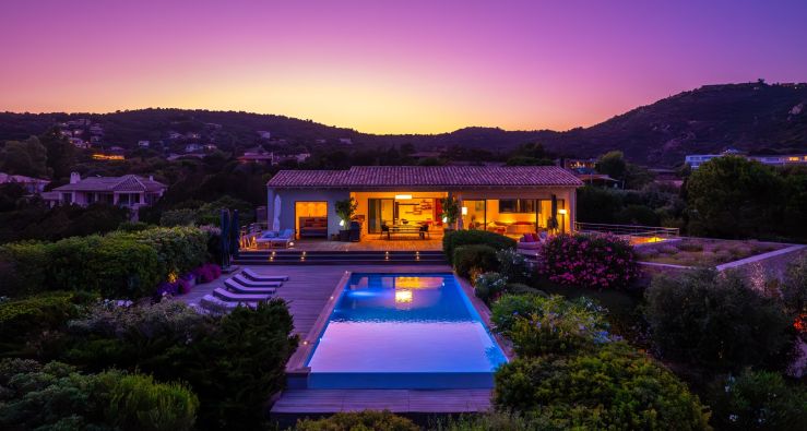luxury villa 14 Rooms for sale on PORTO VECCHIO (20137)