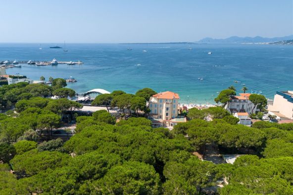 penthouse 4 Rooms for sale on JUAN LES PINS (06160)