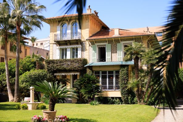 mansion (hôtel particulier) 12 Rooms for sale on NICE (06000)